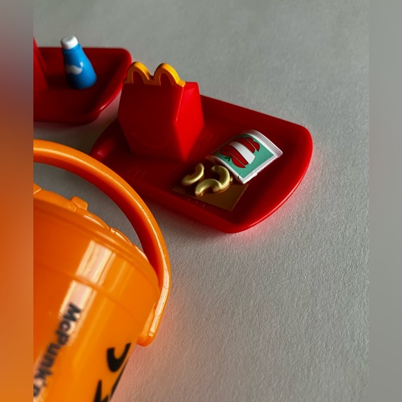 Lot of Lil McDonald's Miniatures Trays, Menu Sign, Pumpkin Bucket,Happy Meal Box - Picture 5 of 7